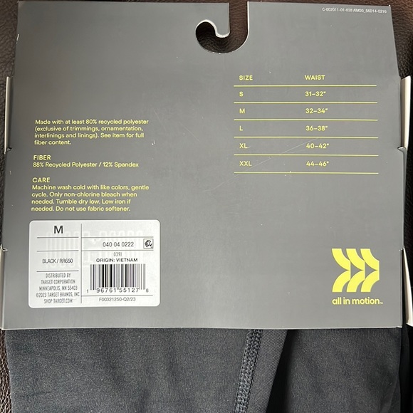 All In Motion Mid-Weight Thermal Shirt/Pant set Size Medium Black NWT - Picture 5 of 5